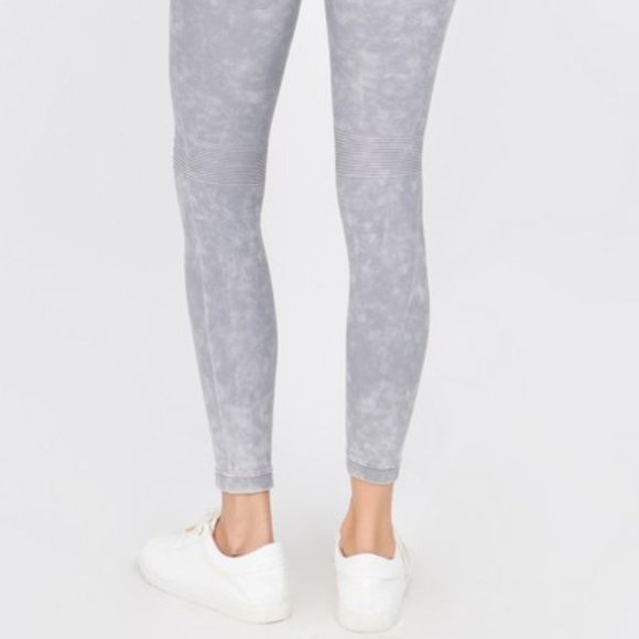 Vintage Wash Moto Detailed Seamless Tights - Picture 3 of 7